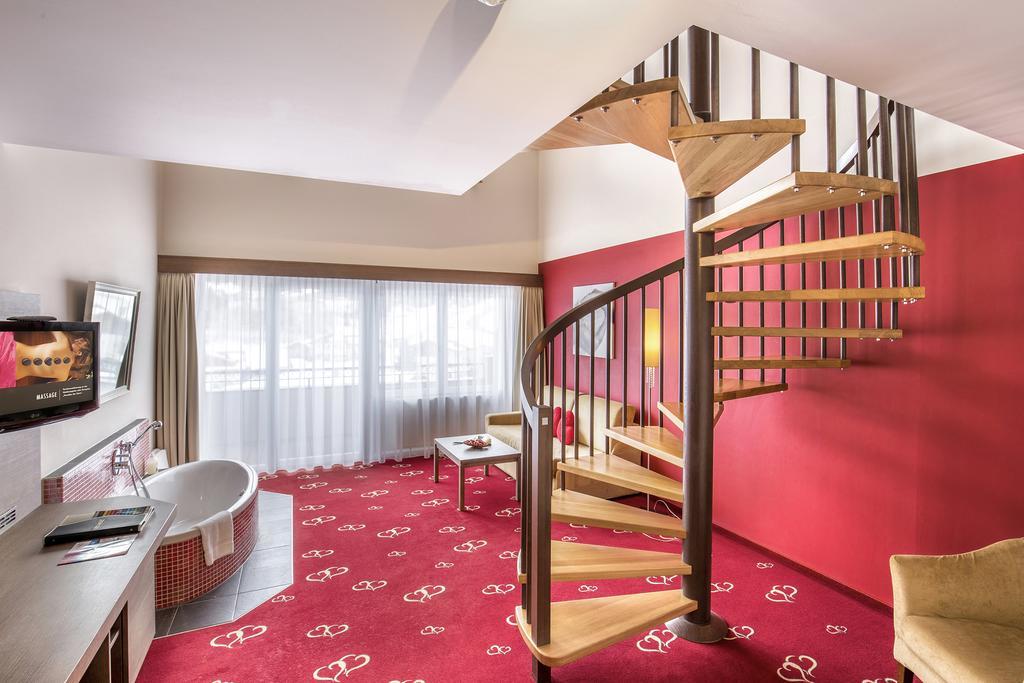 Alpen-Herz Romantik & Spa - Adults Only Ladis Eksteriør bilde